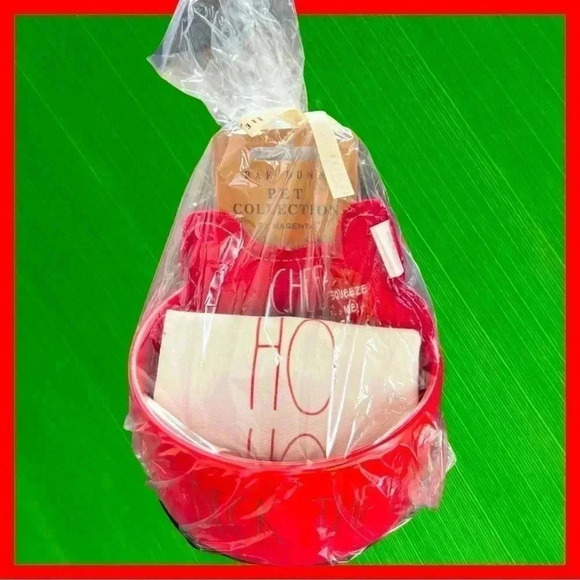 NEW 4 Pc SET - DECK THE PAWS - RED Pet Bowl, Bandana, & 2 squeaky Bone Toys - Picture 9 of 9